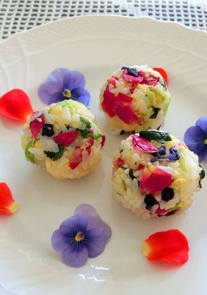 お花見エディブルフラワーの華やか手毬寿司-レシピのメイン写真