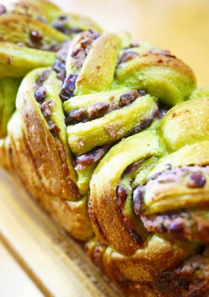 あん食パンHB生地粒あん抹茶三つ編みパン-レシピのメイン写真
