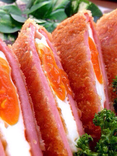 半熟目玉焼きinハムカツ◎-レシピのメイン写真