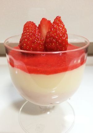 簡単！苺と生クリームの三層ババロア♡-レシピのメイン写真