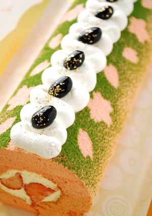 春のスイーツ☆抹茶で桜デコロールケーキ-レシピのメイン写真