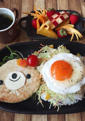 デコ＊鶏むね豆腐ハンバーグでロコモコ丼-レシピのメイン写真