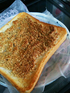 朝ご飯に♪ごまハニートースト-レシピのメイン写真