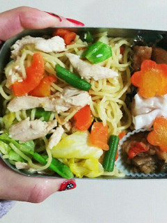 冷めてもくっつかない焼きそばお弁当-レシピのメイン写真