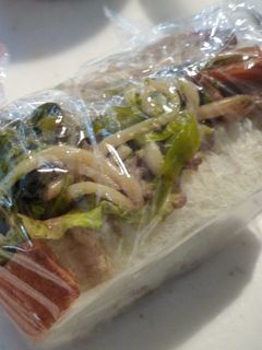 バケットで焼きそばパン弁当-レシピのメイン写真