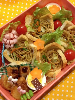 お花が咲いた♪簡単焼きそばパン弁当-レシピのメイン写真
