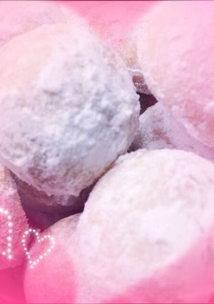 いちごミルク味のスノーボールクッキー♡-レシピのメイン写真