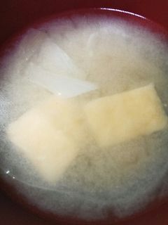 新玉ねぎと、おあげの簡単!味噌汁-レシピのメイン写真