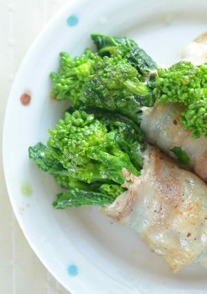 春を感じる！豚バラ肉の菜の花巻き-レシピのメイン写真