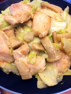 簡単!鶏胸肉とキャベツのオイマヨ炒め♡-レシピのメイン写真