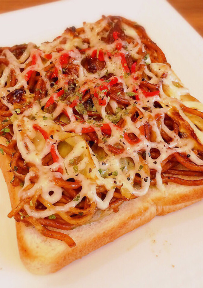 乗せて焼くだけ♡マヨ焼きそばトースト-レシピのメイン写真
