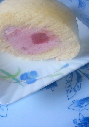 苺のババロアロールケーキ-レシピのメイン写真
