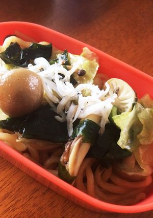 春のワカメ塩焼きそば-レシピのメイン写真
