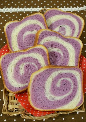 HBで長時間発酵 紫いも渦巻き食パン-レシピのメイン写真