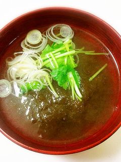 父が愛したとろろ昆布ときざみ葱のお吸い物-レシピのメイン写真