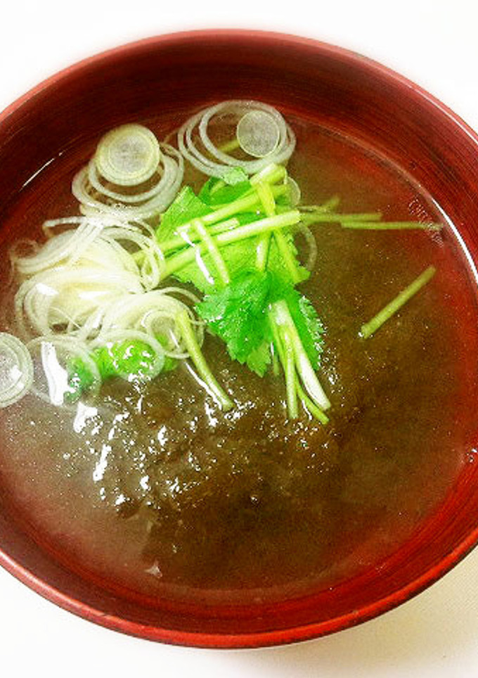 父が愛したとろろ昆布ときざみ葱のお吸い物-レシピのメイン写真