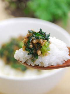土鍋炊き★春菊そぼろ丼-レシピのメイン写真