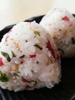 梅・大葉・生姜のさっぱりおにぎり♪-レシピのメイン写真