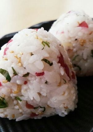 梅・大葉・生姜のさっぱりおにぎり♪-レシピのメイン写真