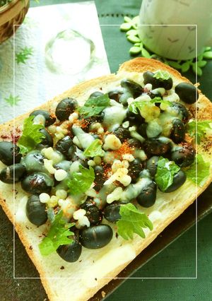 紫蘇香る❀蒸し黒豆のチーズトースト-レシピのメイン写真