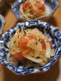 簡単。トマトと玉ねぎのバジル和え-レシピのメイン写真