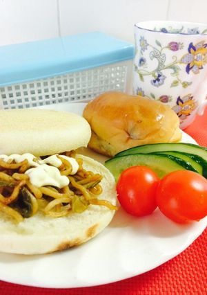 簡単 イングリッシュマフィン焼きそばパン-レシピのメイン写真