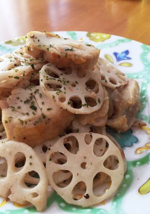 れんこんと鶏もも肉のガーリック炒め-レシピのメイン写真