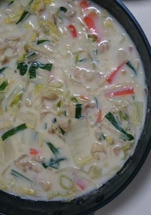 冷蔵庫余り物野菜で簡単牛乳鍋♬-レシピのメイン写真