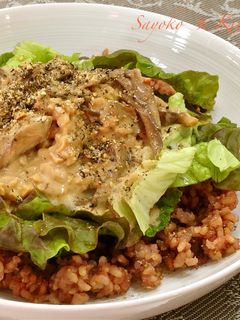 舞茸とレタスの胡麻だれ納豆丼-レシピのメイン写真