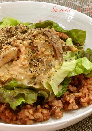 舞茸とレタスの胡麻だれ納豆丼-レシピのメイン写真