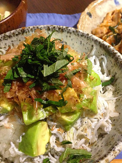 アボカドとしらすのちゃちゃっと丼-レシピのメイン写真