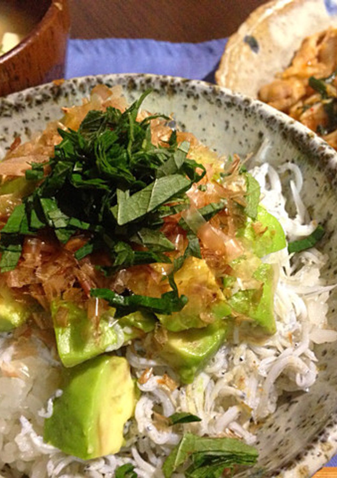 アボカドとしらすのちゃちゃっと丼-レシピのメイン写真