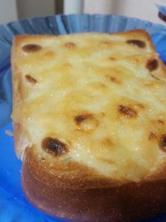 焼きミルキーチーズトースト(ノ´∀`*)-レシピのメイン写真