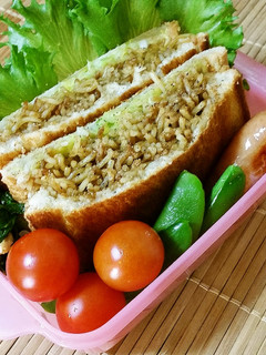焼きそばサンド弁当♪-レシピのメイン写真