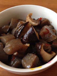 茅乃舎のだしで☆椎茸と蒟蒻の甘辛煮-レシピのメイン写真