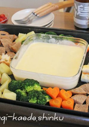 簡単♪ホットプレートdeチーズフォンデュ-レシピのメイン写真
