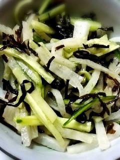 切って和えるだけ♪胡瓜と大根の塩昆布和え-レシピのメイン写真