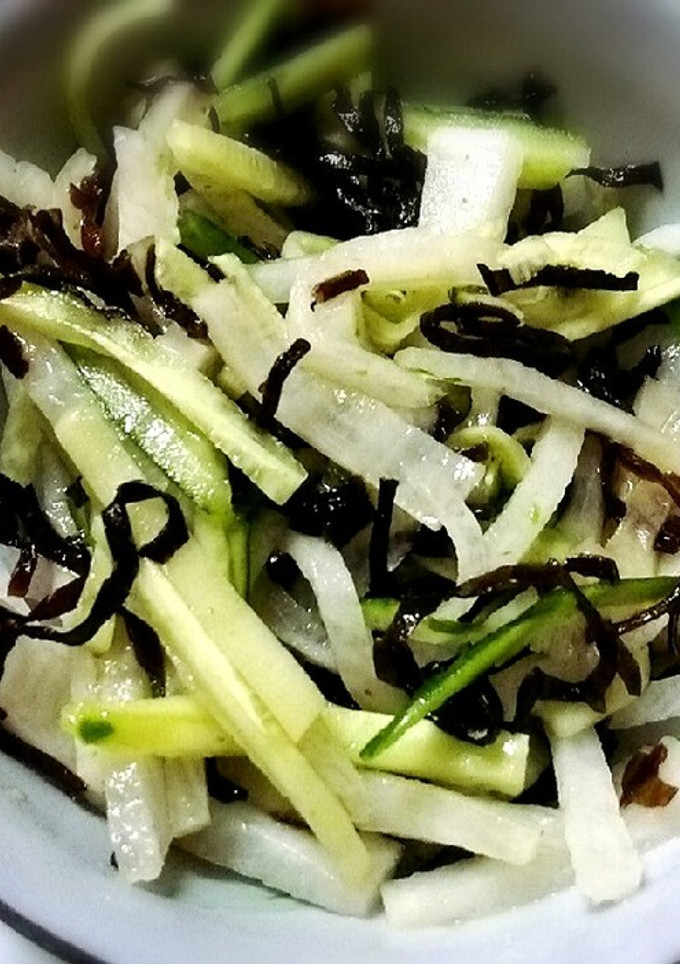 切って和えるだけ♪胡瓜と大根の塩昆布和え-レシピのメイン写真