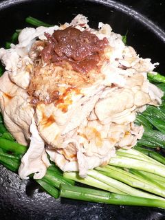 にら+梅+薄い豚-レシピのメイン写真