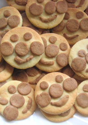 超簡単！節約クッキー（アンパンマン）-レシピのメイン写真