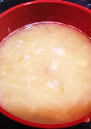 鰹節の美味しさ味わう、大根と玉葱の味噌汁-レシピのメイン写真
