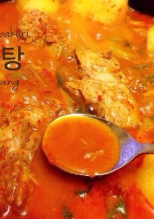 豚スペアリブでコク旨辛カムジャタン-レシピのメイン写真
