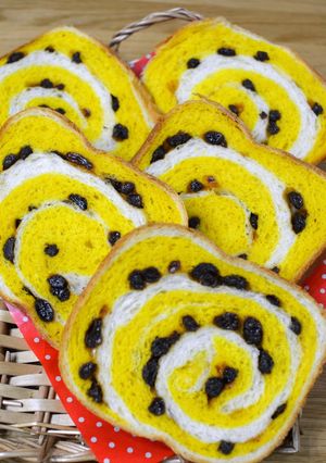 HBで長時間発酵 かぼちゃレーズン食パン-レシピのメイン写真