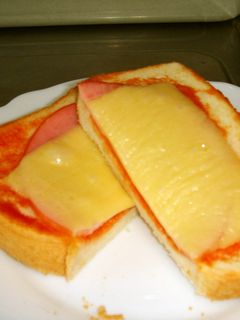ハムとチーズのピザトーストふぅ(^ε^)-レシピのメイン写真