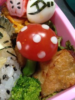 ミニトマト DE キノコ キャラ弁-レシピのメイン写真