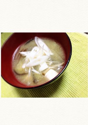 茄子と椎茸の味噌汁-レシピのメイン写真
