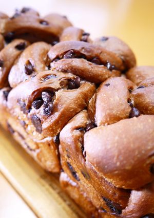 【お家で菓子パン作り】チョコ三つ編みパン-レシピのメイン写真