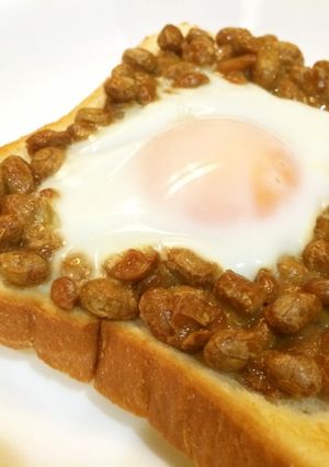 納豆目玉焼きトースト-レシピのメイン写真