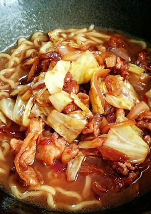 【インスタントで】回鍋肉みそラーメン♪-レシピのメイン写真