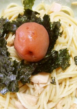 ☆ツナと焼きのりパスタ☆梅干し乗せ♪-レシピのメイン写真